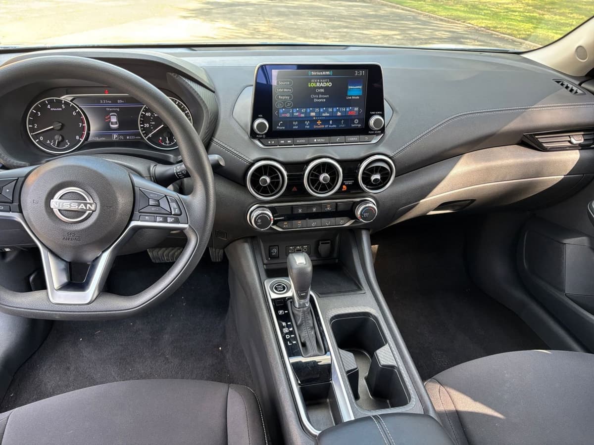 2025 Nissan Sentra - Image 28
