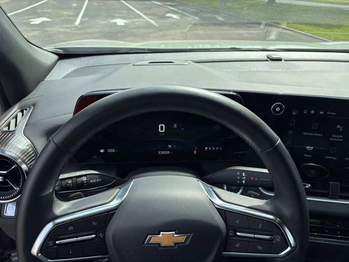 2025 Chevrolet Equinox - Image 29