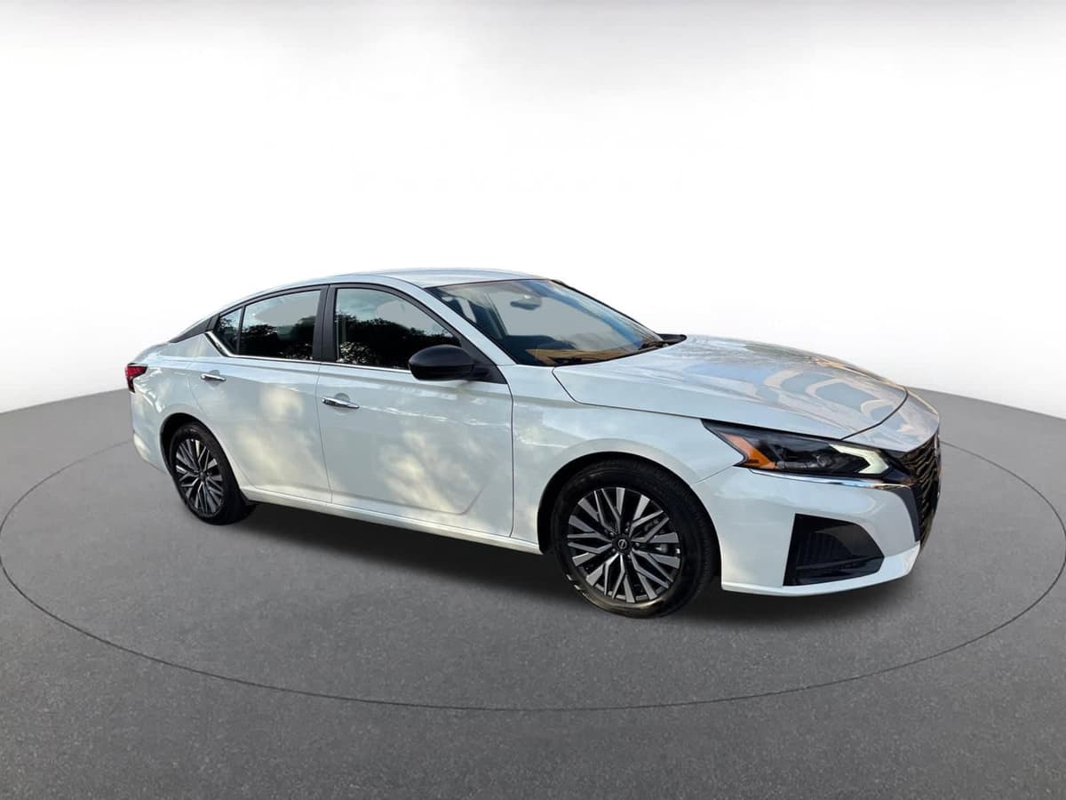 2025 Nissan Altima - Image 1