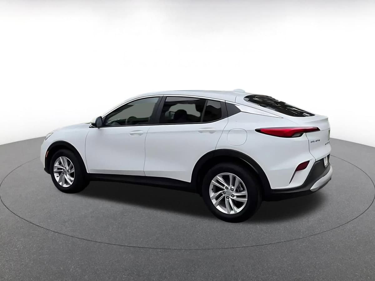 2025 Buick Envista - Image 10