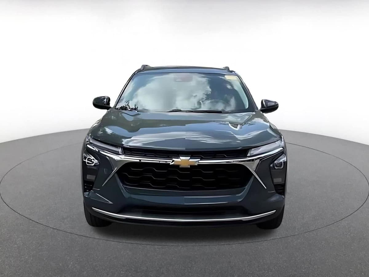 2025 Chevrolet Trax - Image 5