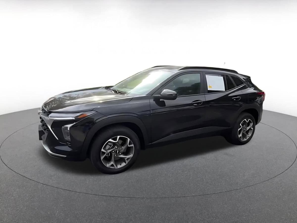 2025 Chevrolet Trax - Image 7