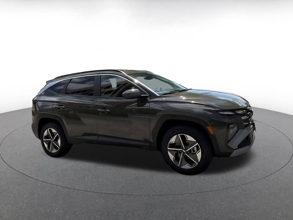 2025 Hyundai Tucson - Image 2