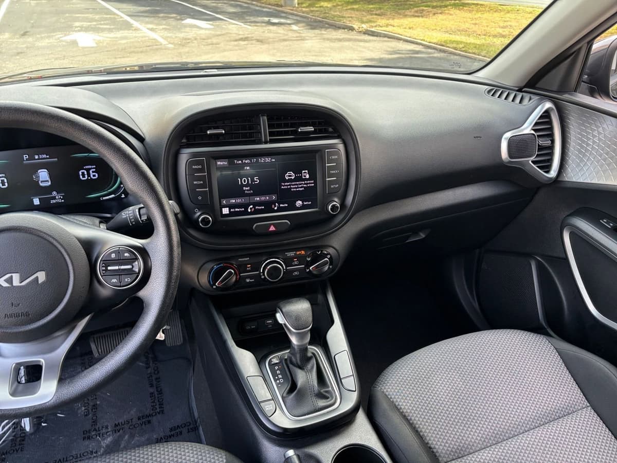 2025 Kia Soul - Image 30