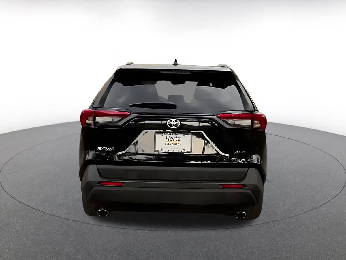 2025 Toyota RAV4 - Image 12