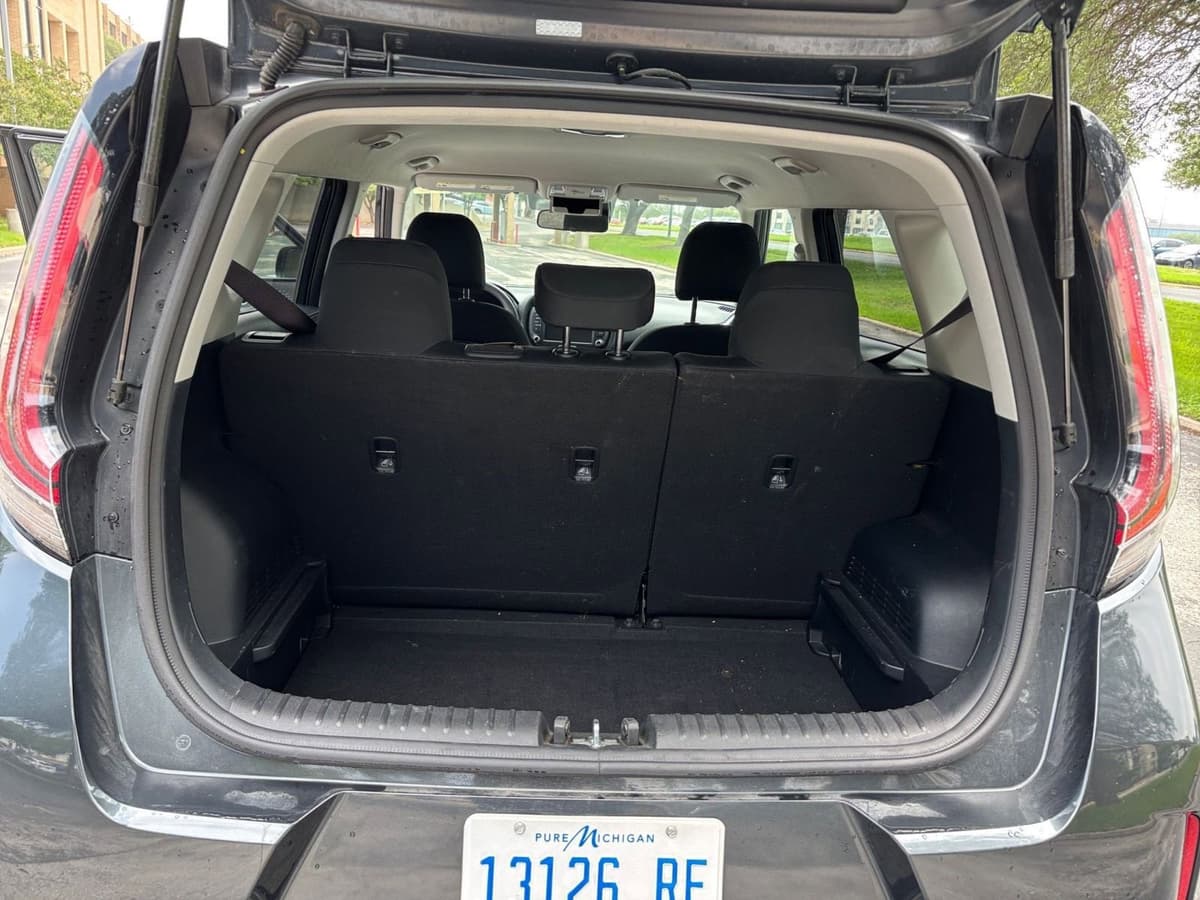 2025 Kia Soul - Image 25