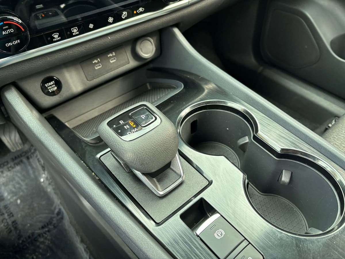 2025 Nissan Rogue - Image 36