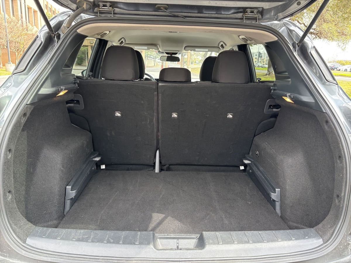 2025 Nissan Kicks - Image 26