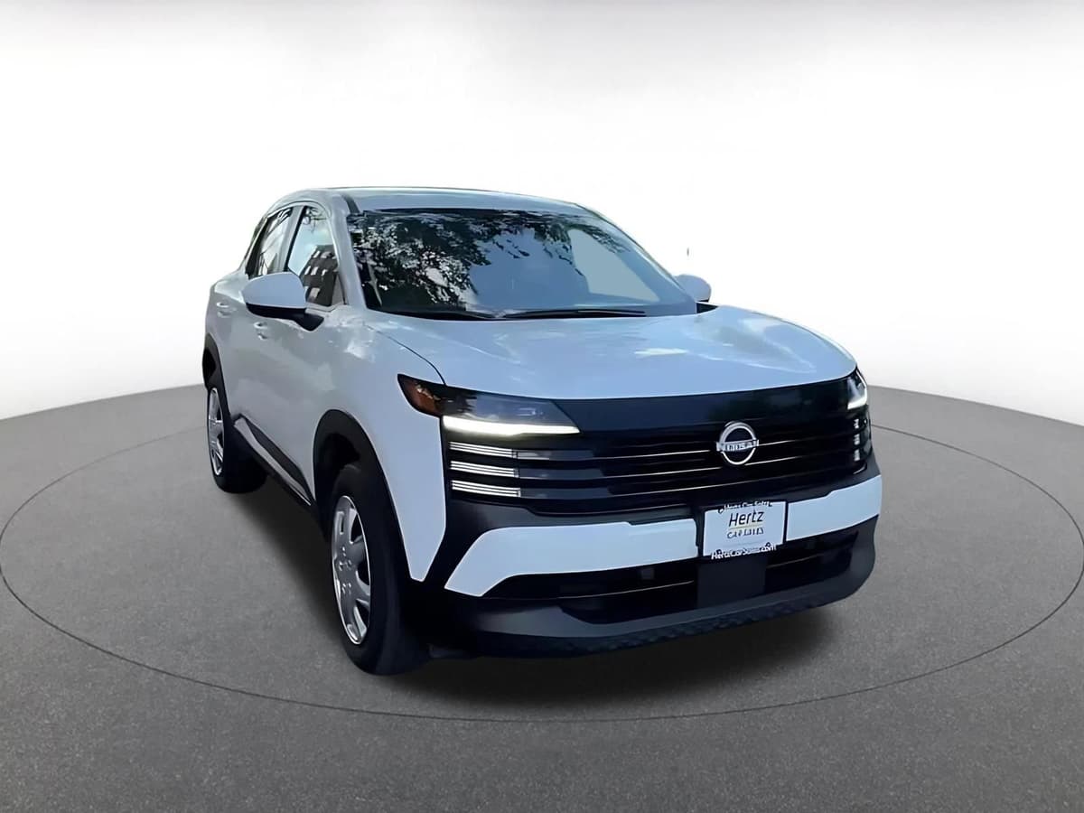 2025 Nissan Kicks - Image 3
