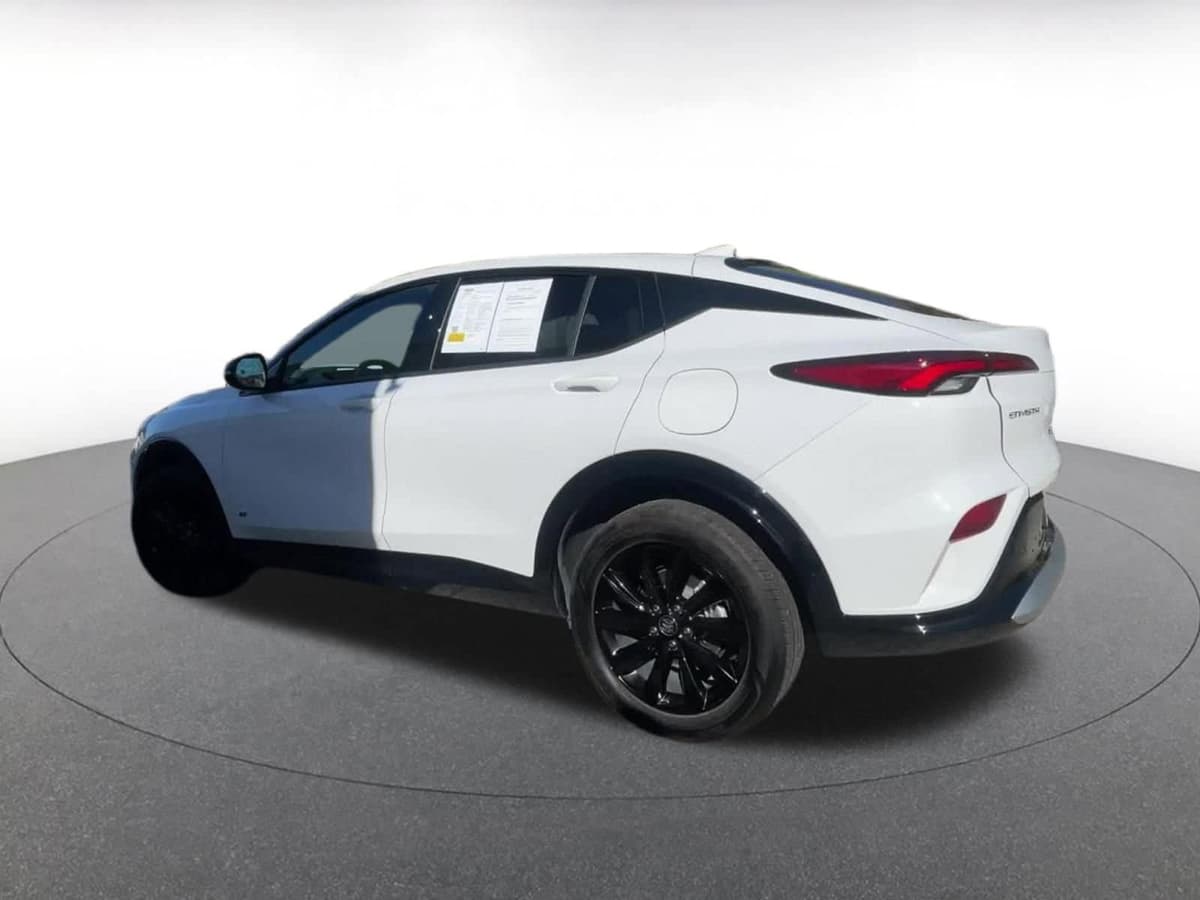 2025 Buick Envista - Image 10