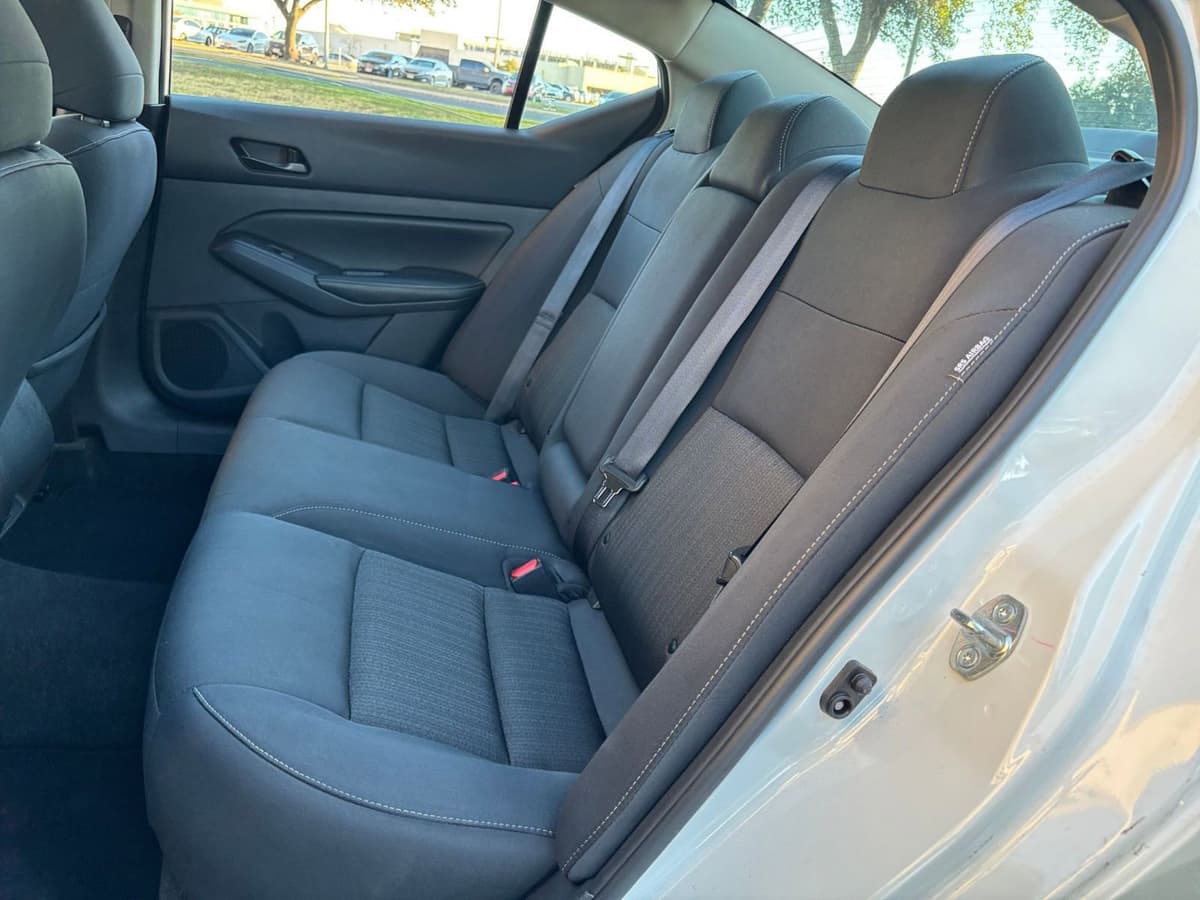 2025 Nissan Altima - Image 21