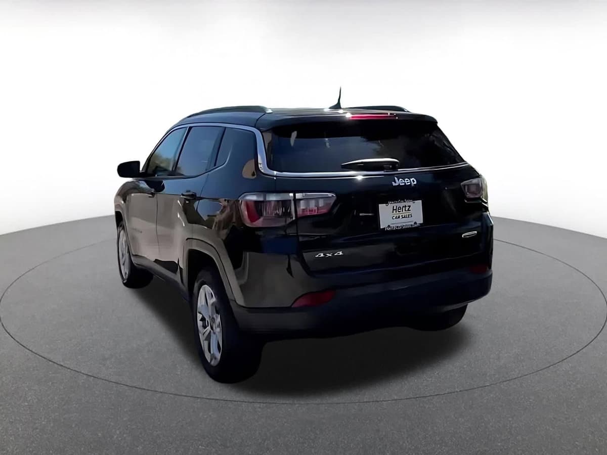 2025 Jeep Compass - Image 11