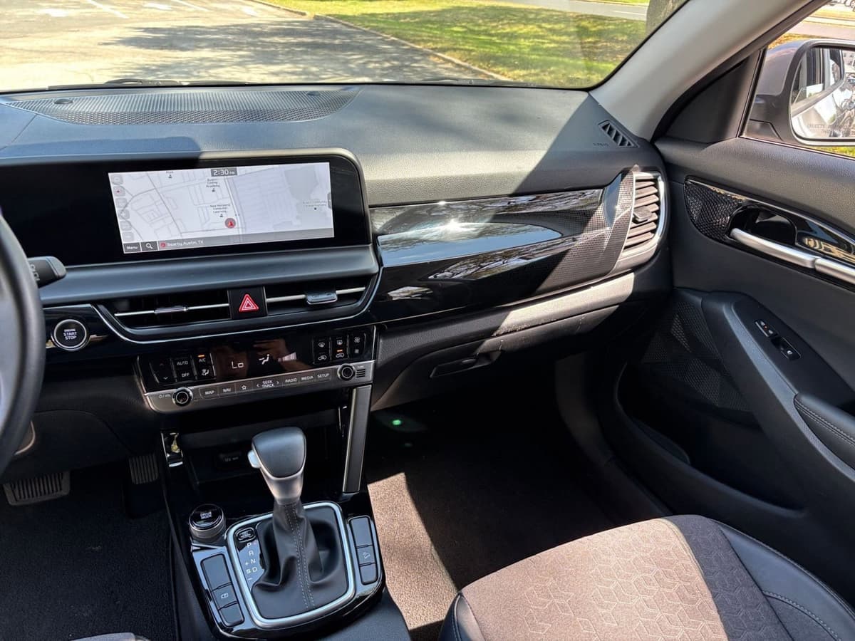 2025 Kia Seltos - Image 30