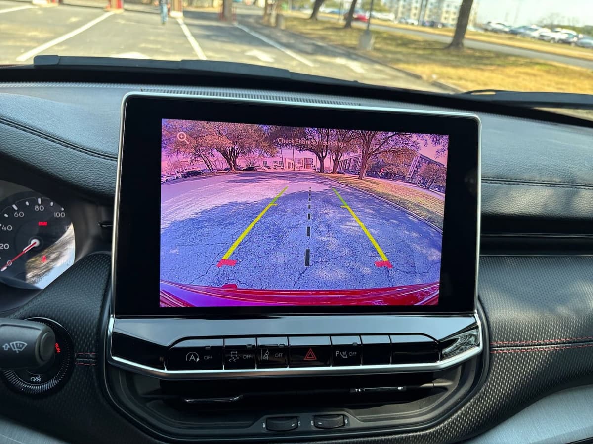 2025 Jeep Compass - Image 20