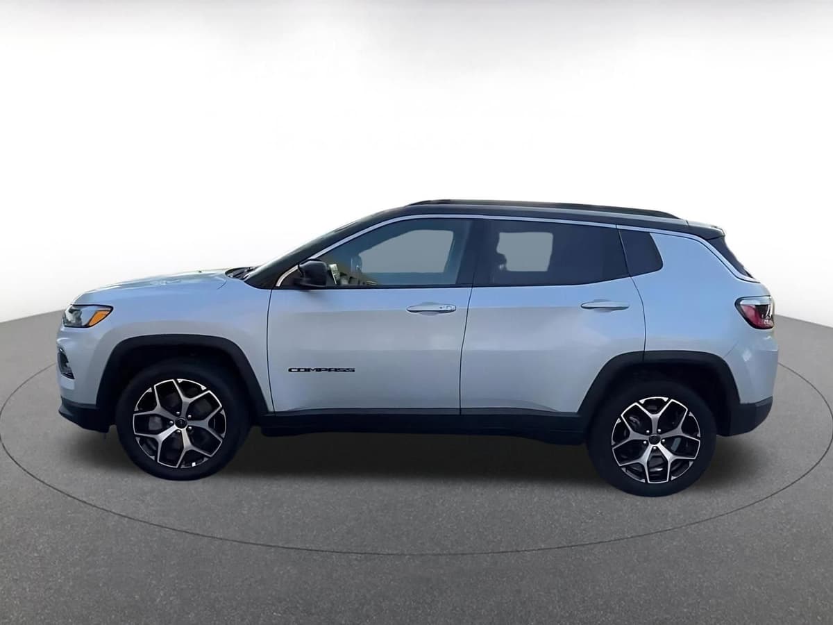2025 Jeep Compass - Image 8