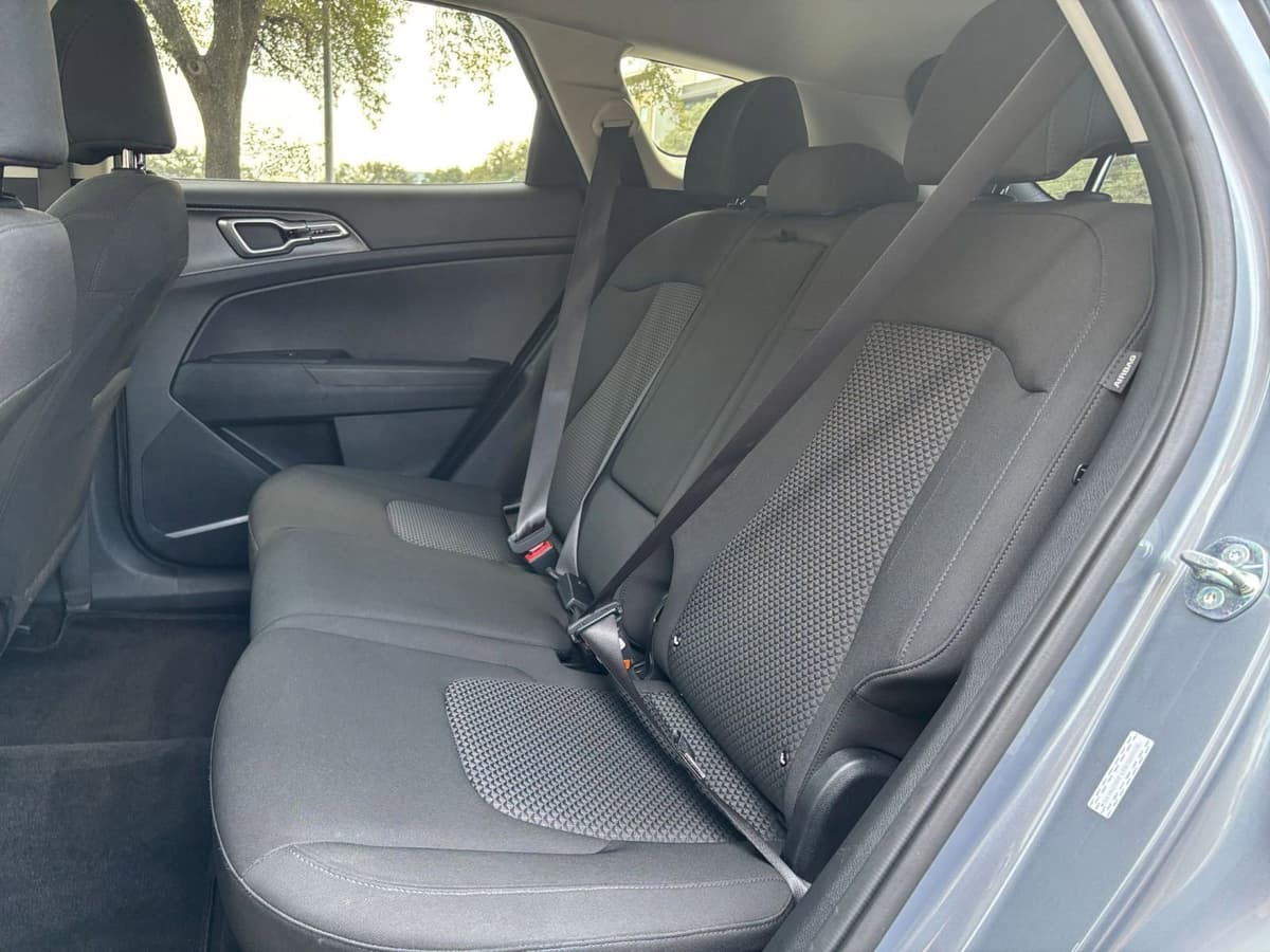 2025 Kia Sportage - Image 21
