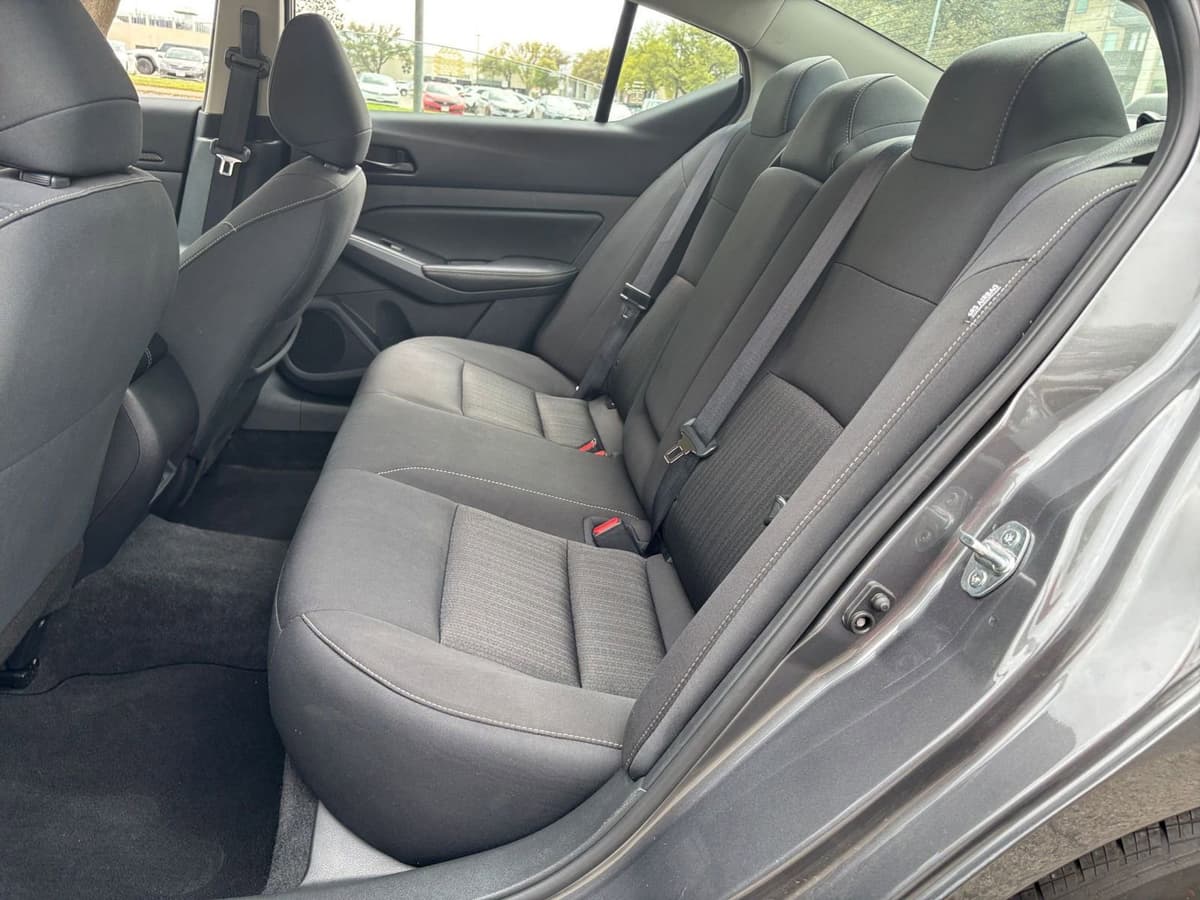 2025 Nissan Altima - Image 21