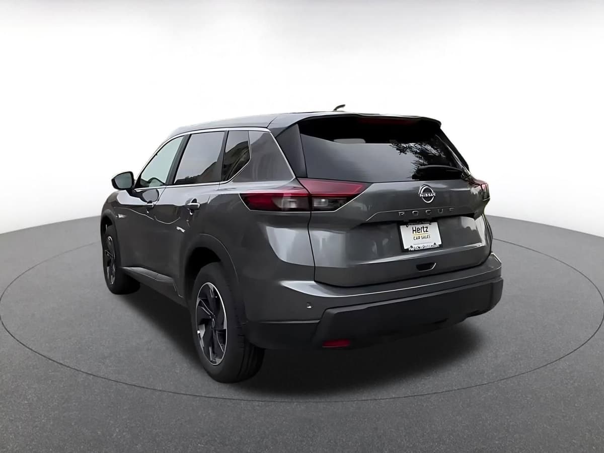 2025 Nissan Rogue - Image 11