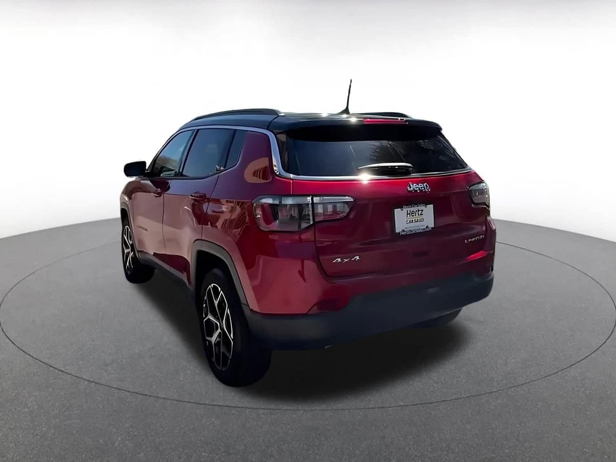 2025 Jeep Compass - Image 8