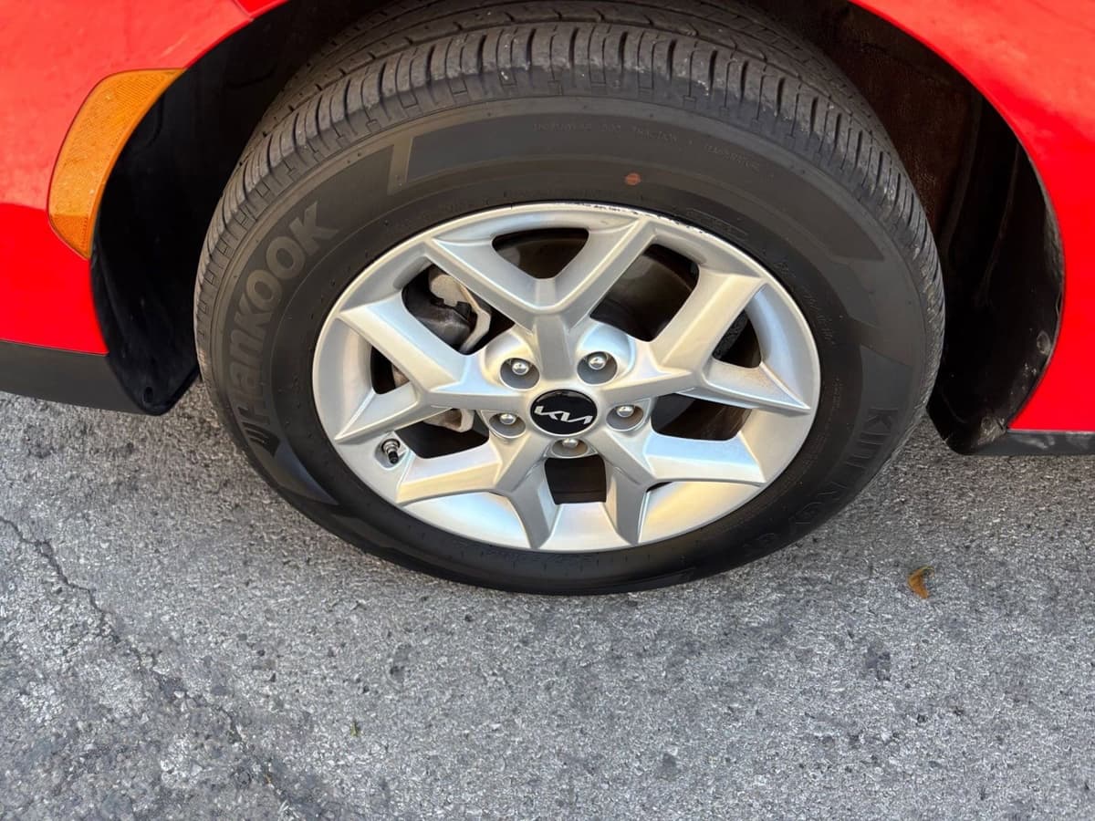 2025 Kia Soul - Image 25