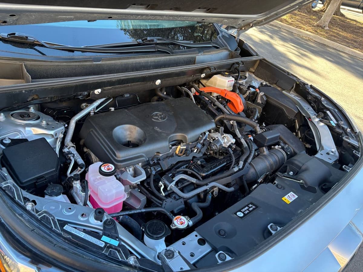 2025 Toyota RAV4 Hybrid - Image 27