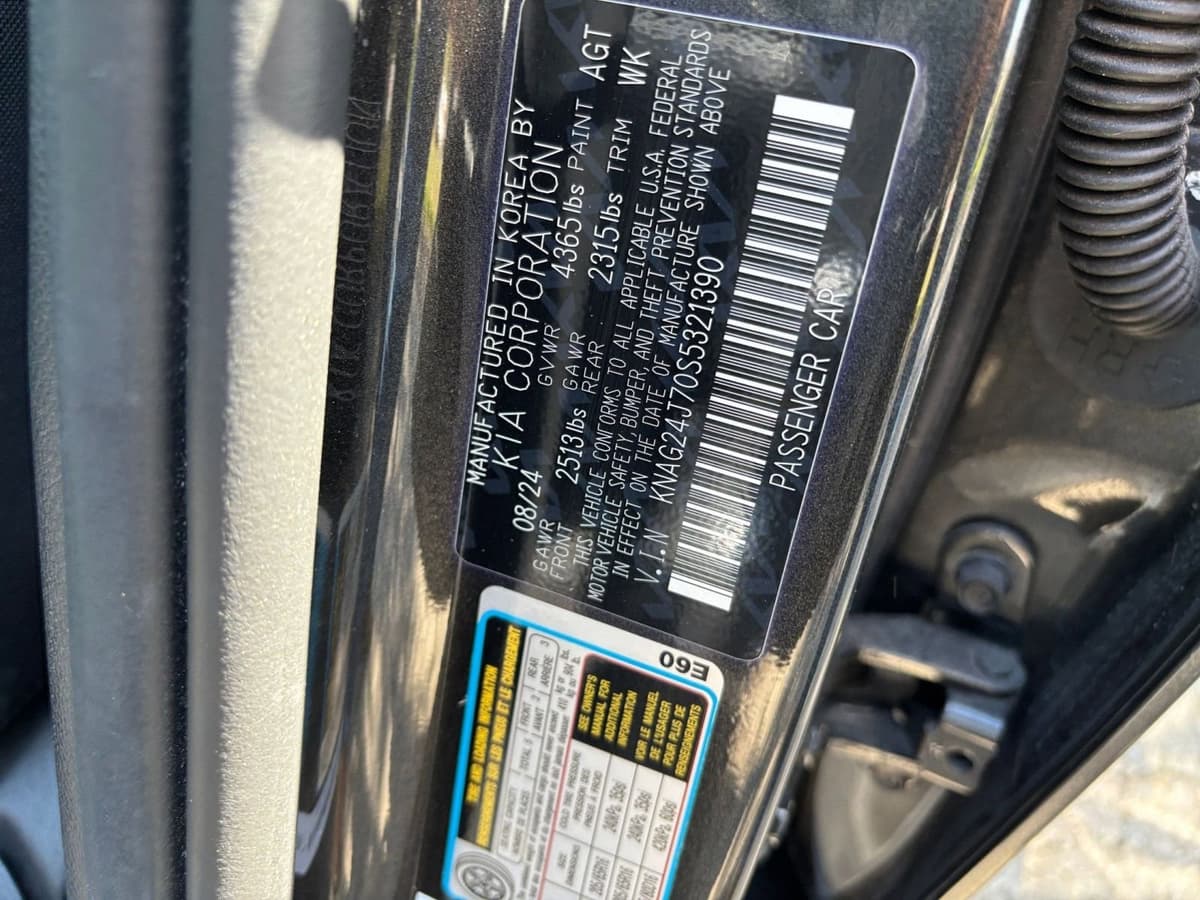 2025 Kia K5 - Image 25