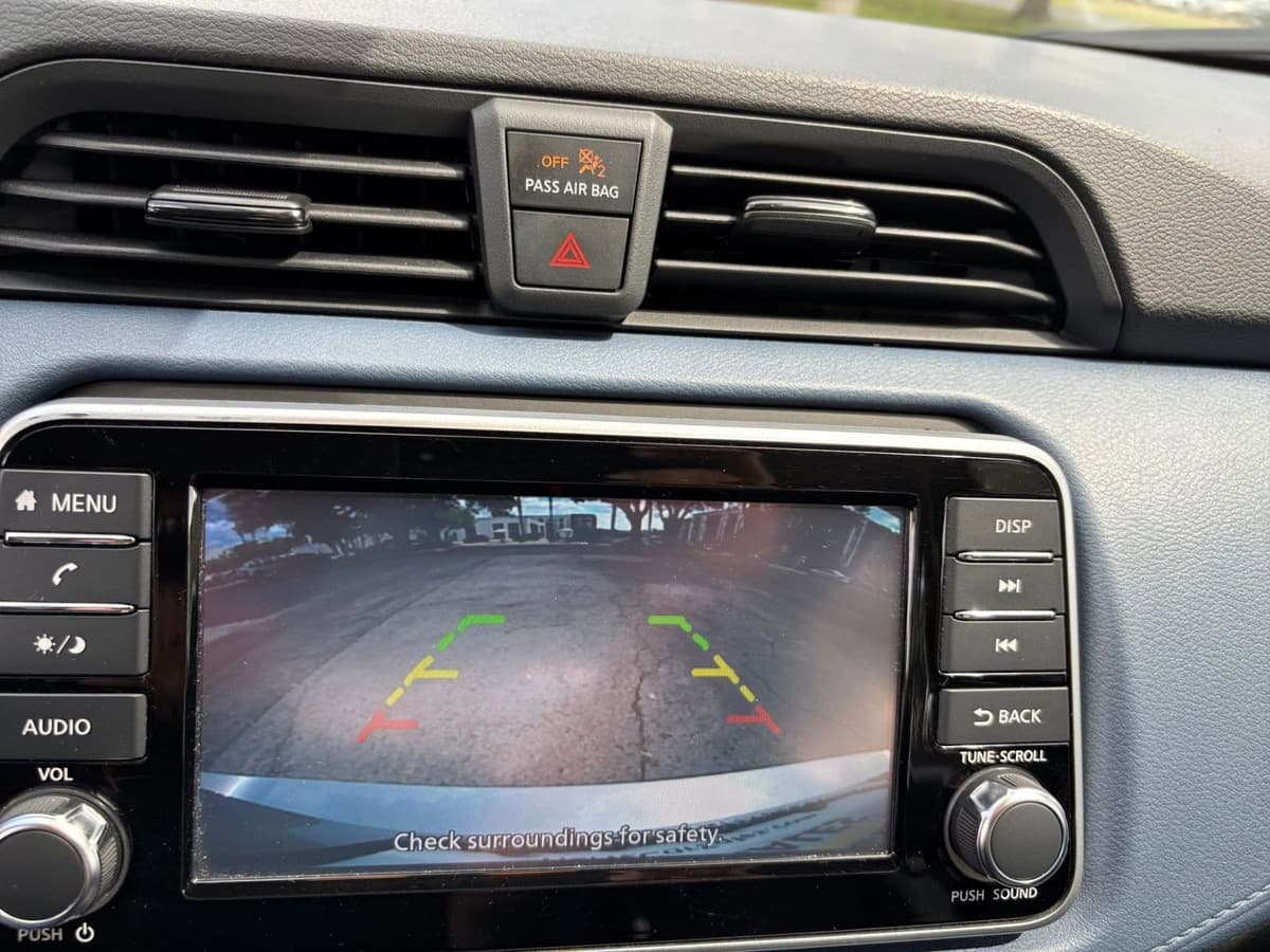 2025 Nissan Versa - Image 20