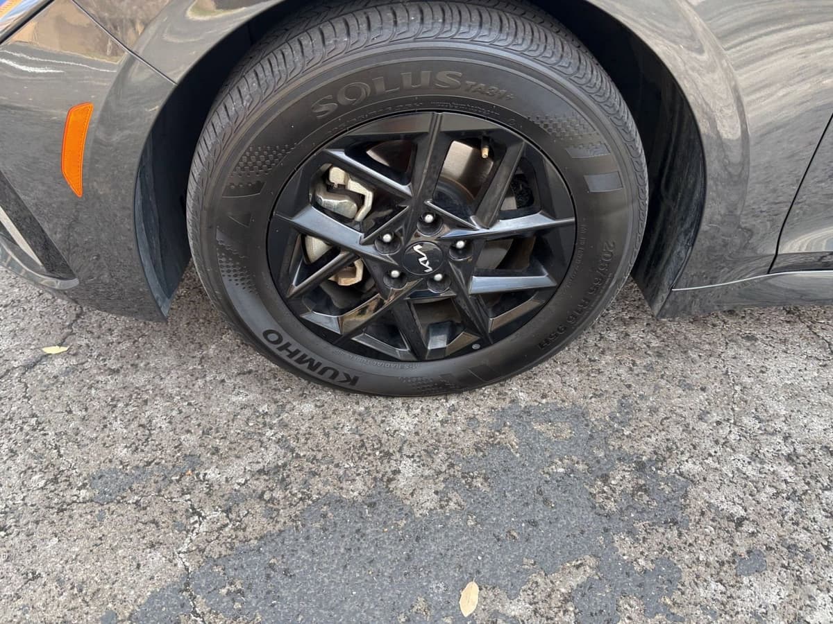 2025 Kia K5 - Image 25