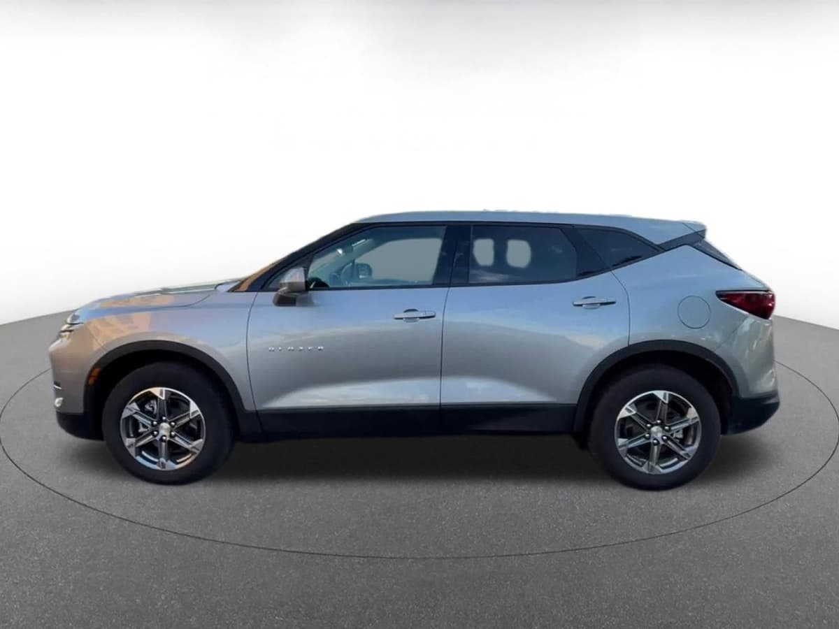 2025 Chevrolet Blazer - Image 8