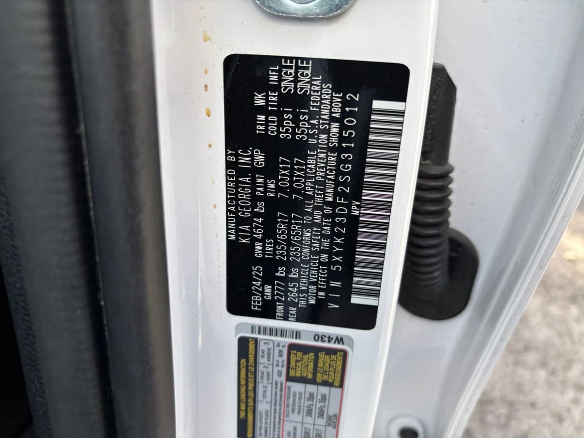 2025 Kia Sportage - Image 23