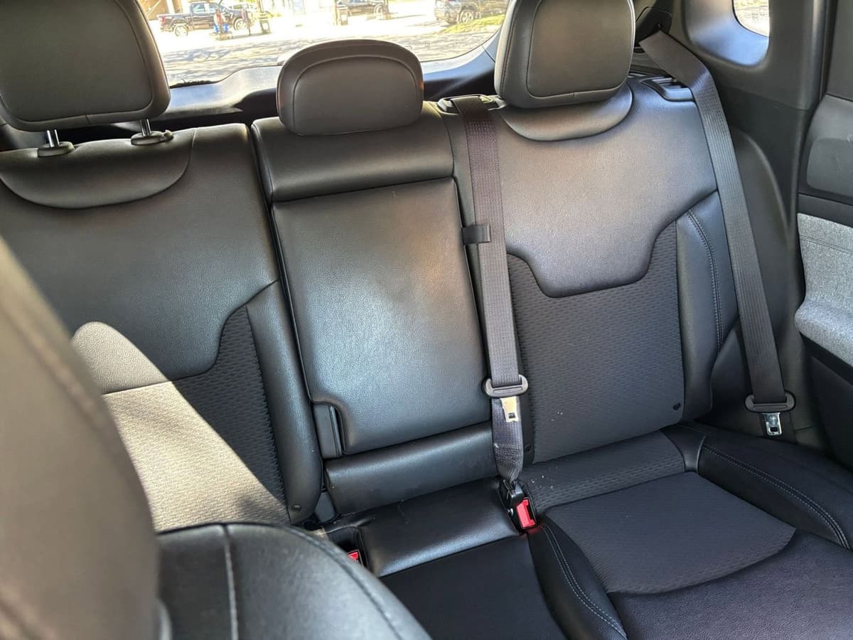 2025 Jeep Compass - Image 32