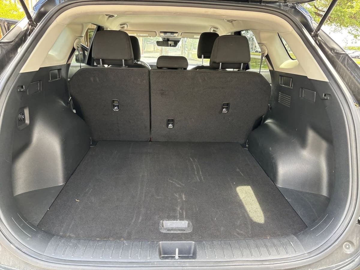 2025 Kia Sportage - Image 28