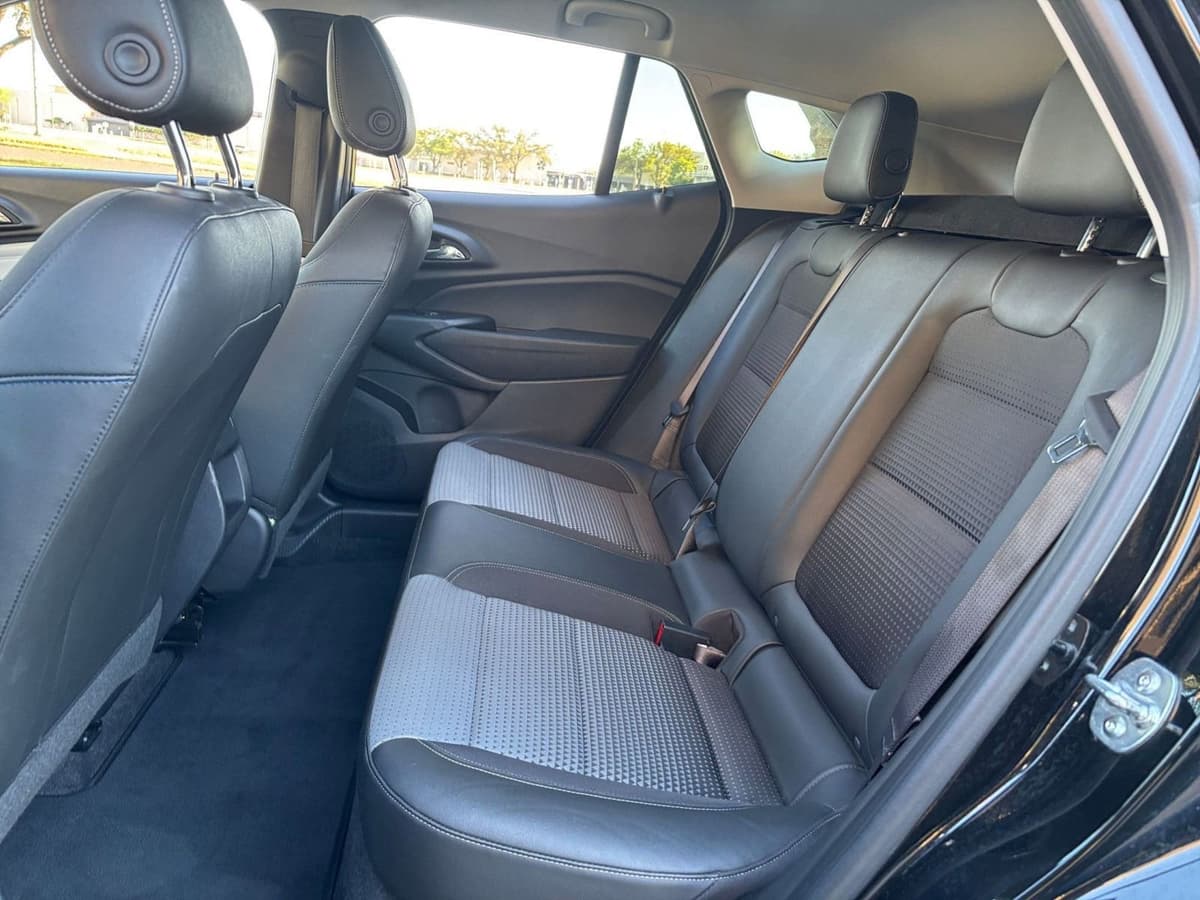 2025 Chevrolet Trax - Image 21