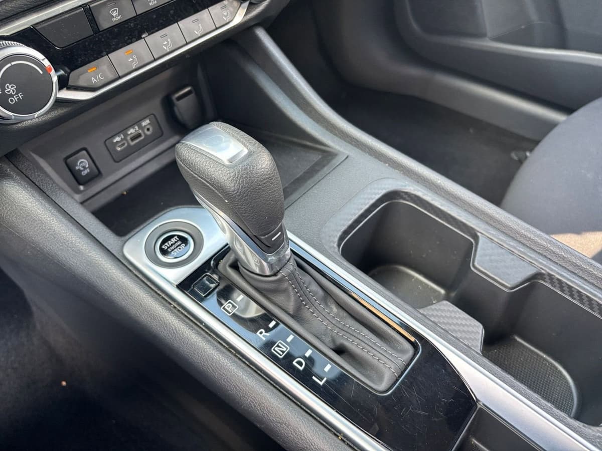 2025 Nissan Sentra - Image 36