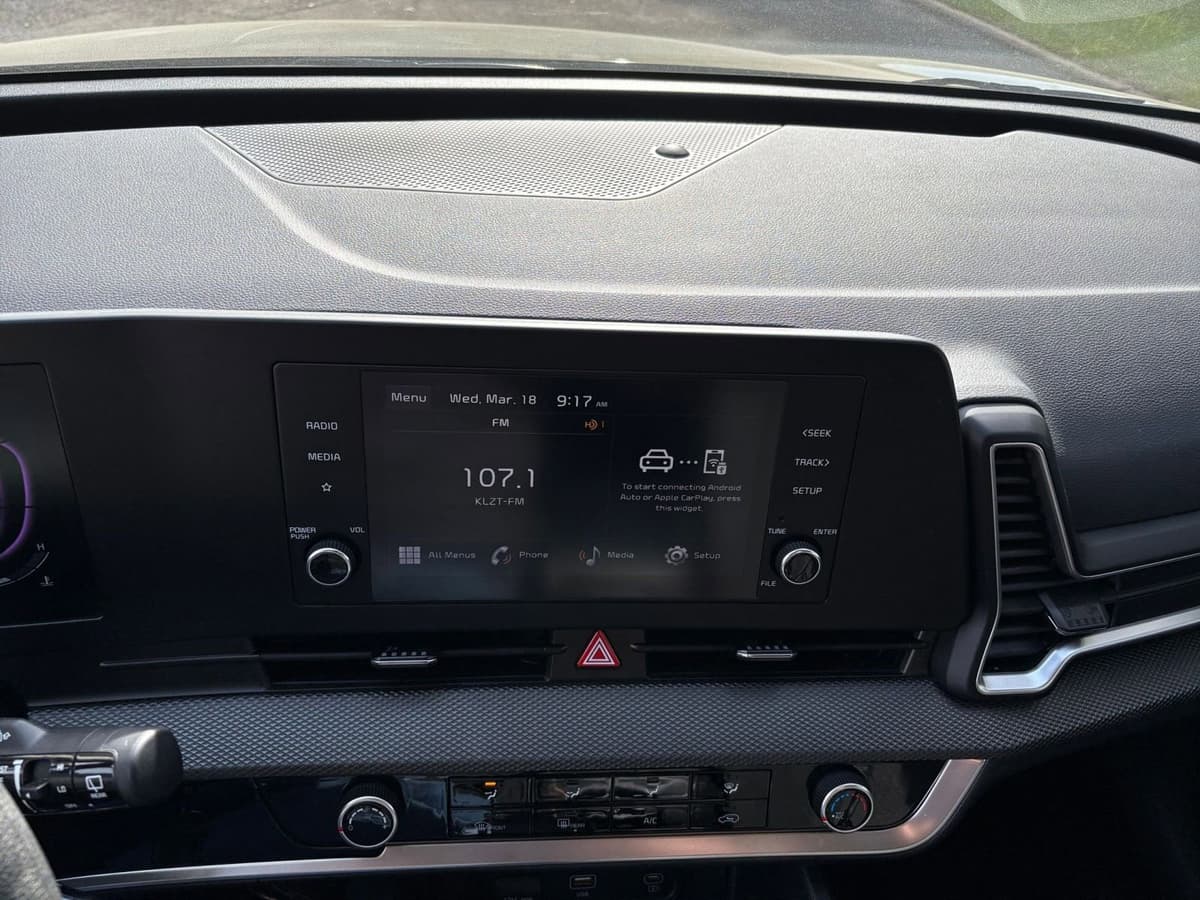 2025 Kia Sportage - Image 17