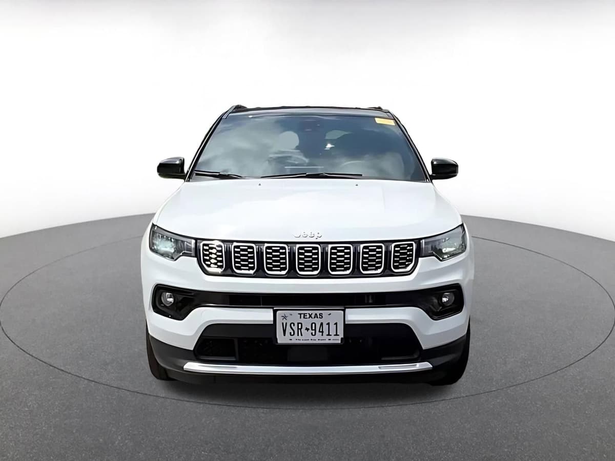 2025 Jeep Compass - Image 3