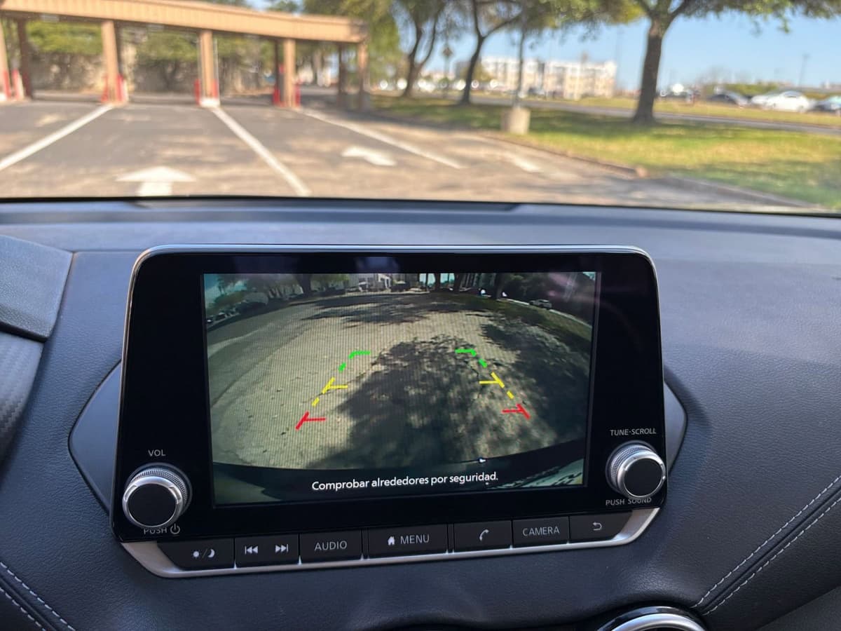 2025 Nissan Sentra - Image 20