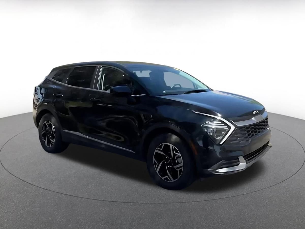 2025 Kia Sportage - Image 2