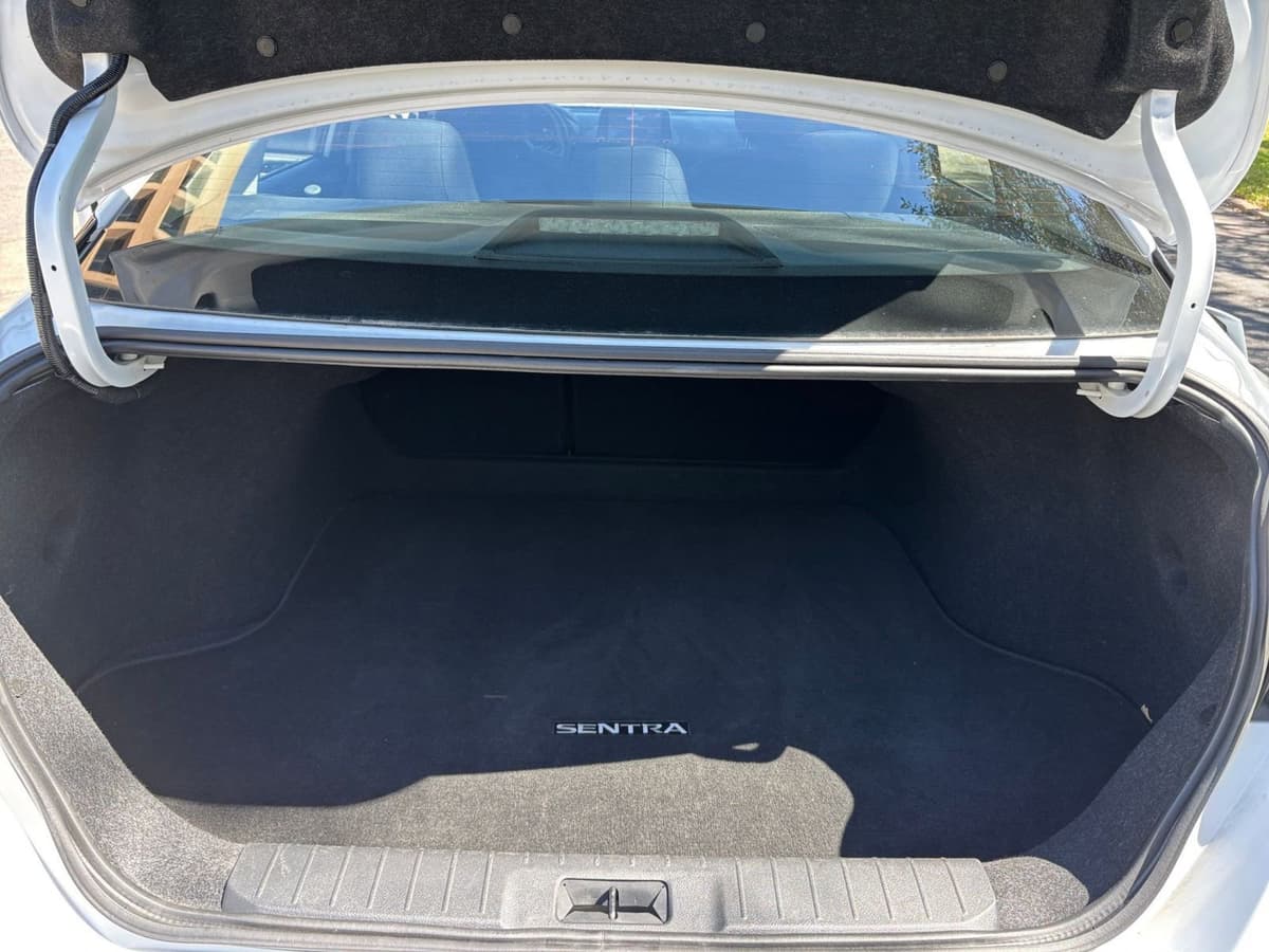 2025 Nissan Sentra - Image 26