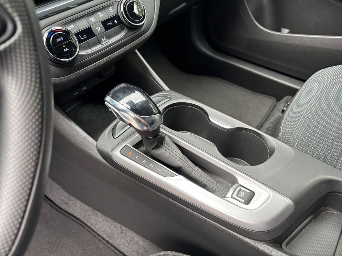 2025 Buick Envista - Image 36