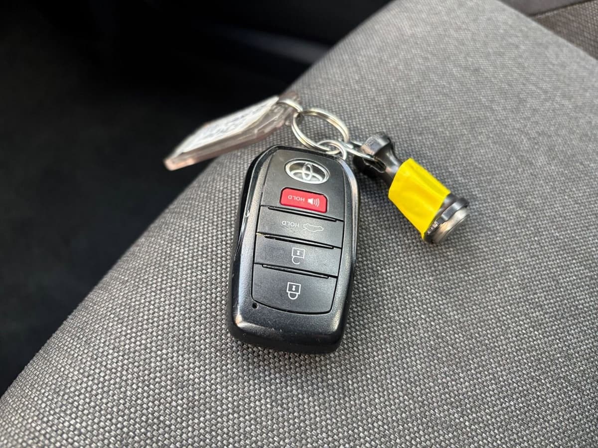 2025 Toyota Camry - Image 18