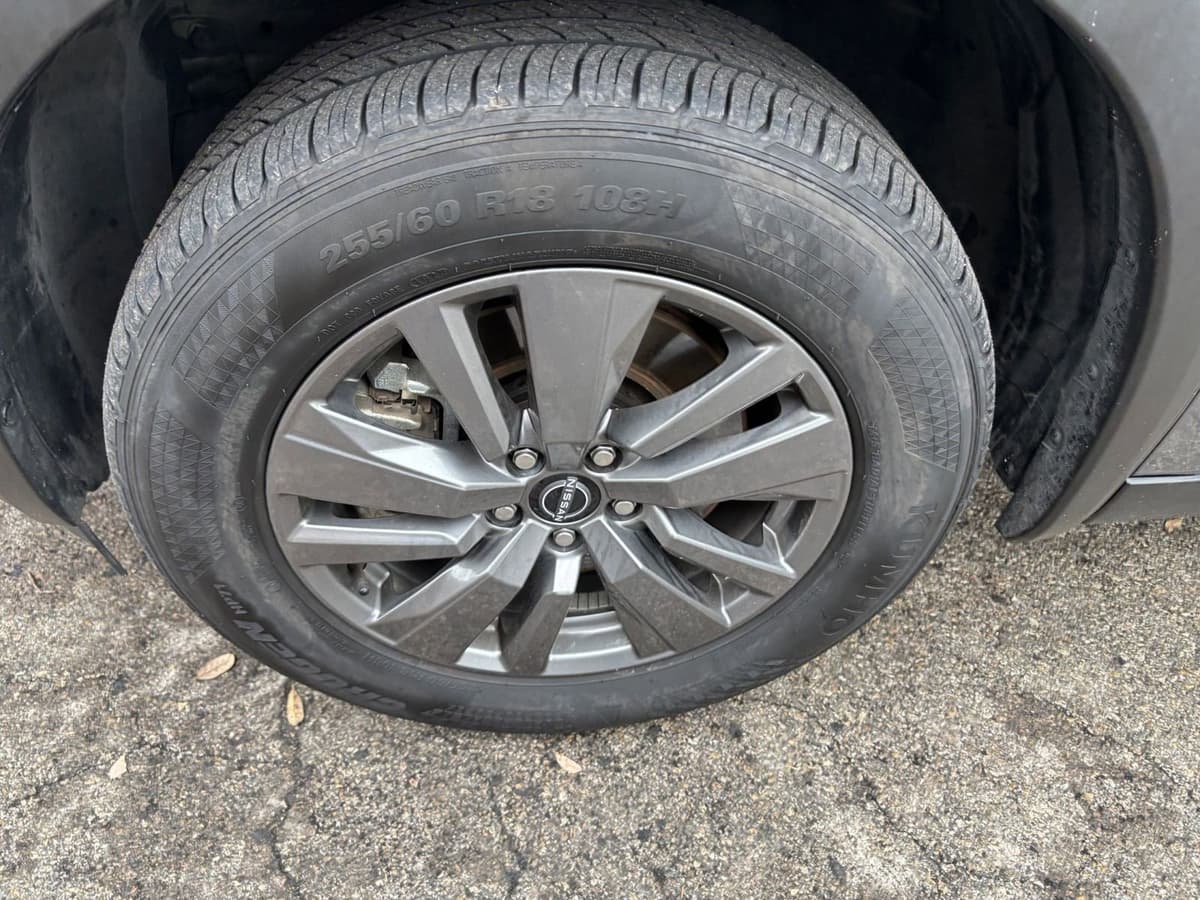 2025 Nissan Pathfinder - Image 25