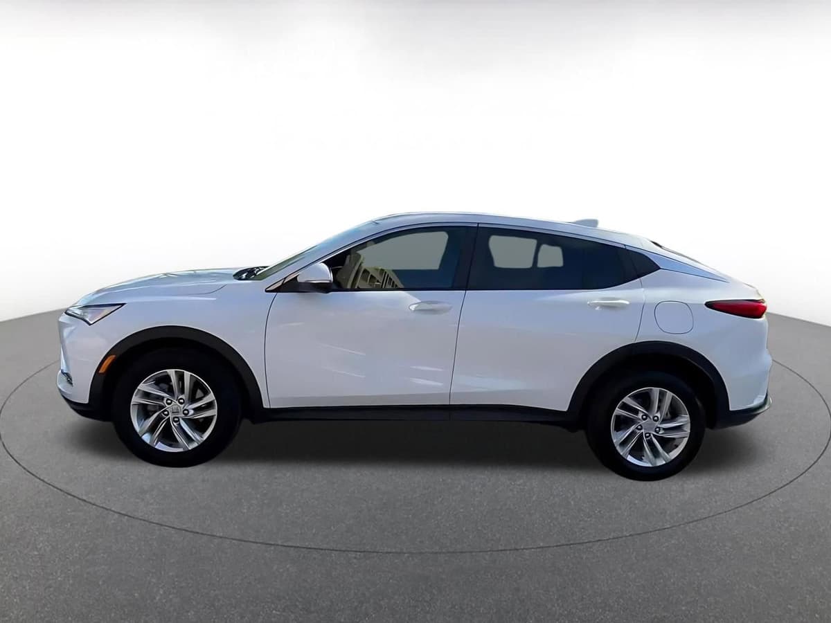 2025 Buick Envista - Image 8