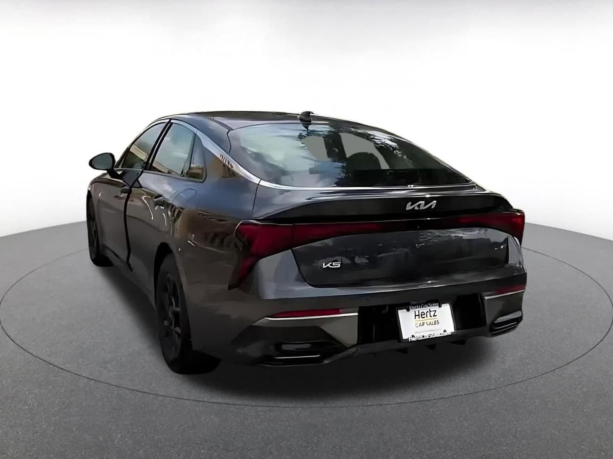 2025 Kia K5 - Image 10