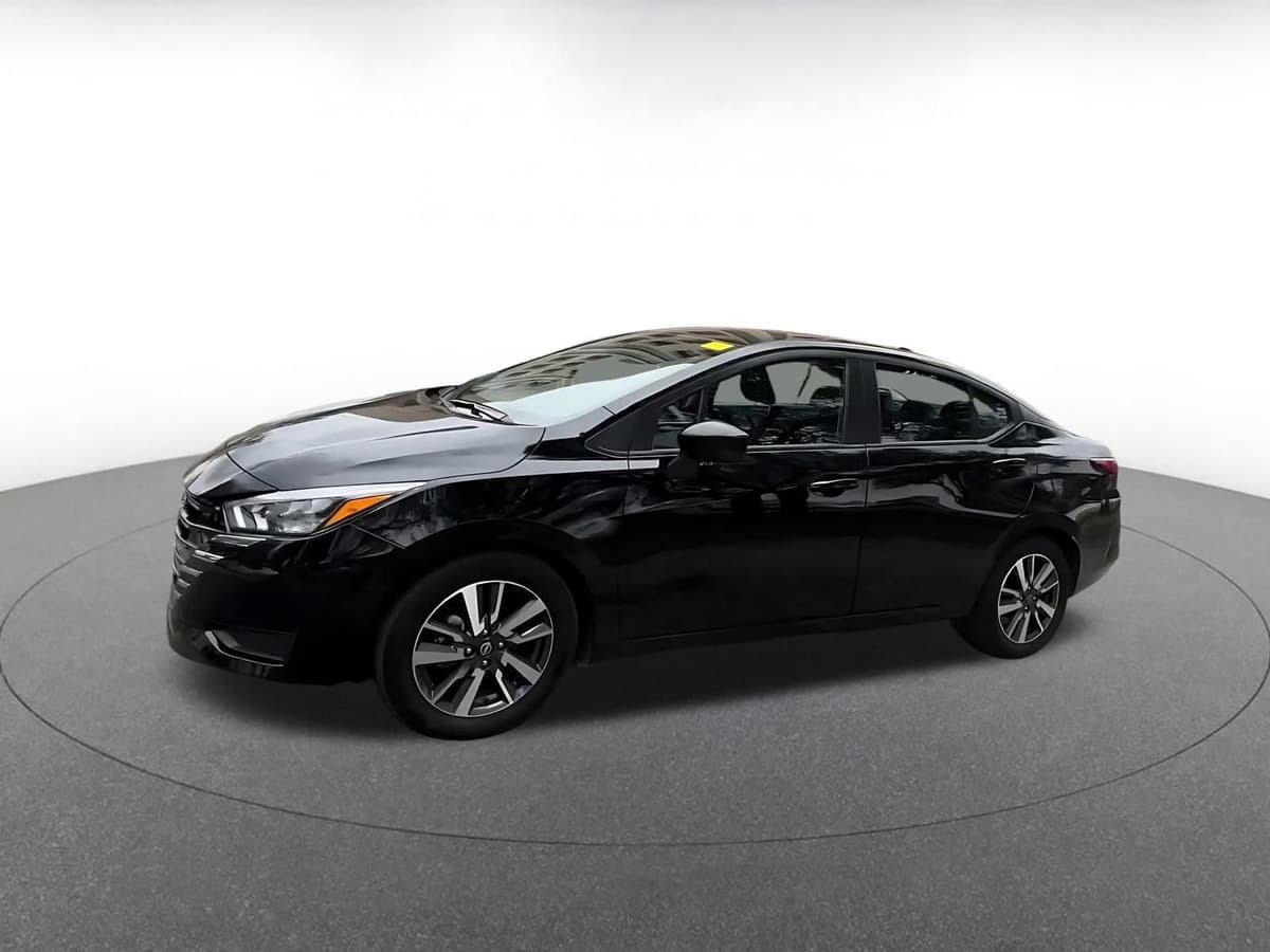 2025 Nissan Versa - Image 7