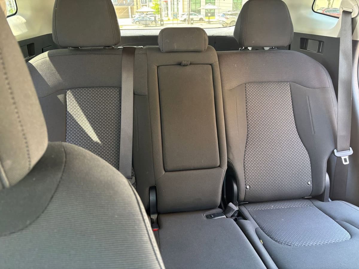 2025 Kia Sportage - Image 34