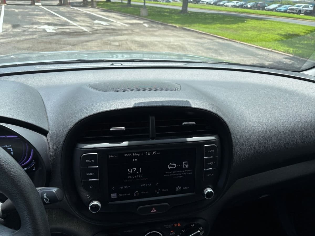 2025 Kia Soul - Image 17