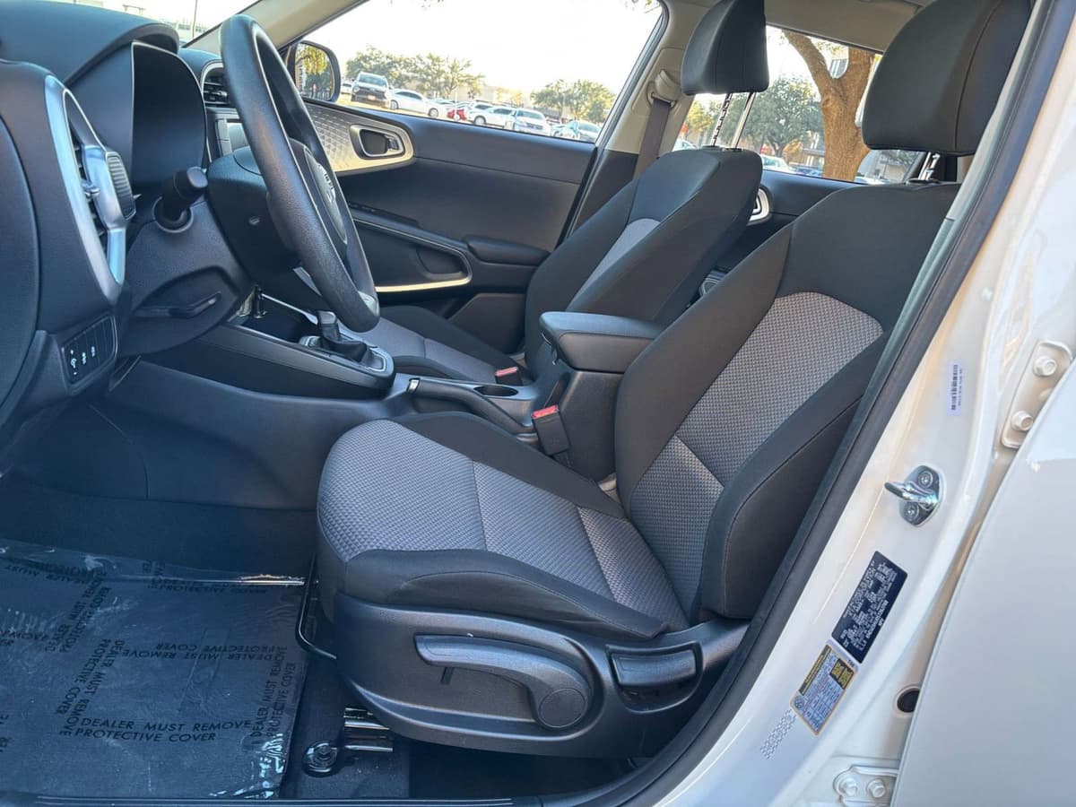 2025 Kia Soul - Image 22