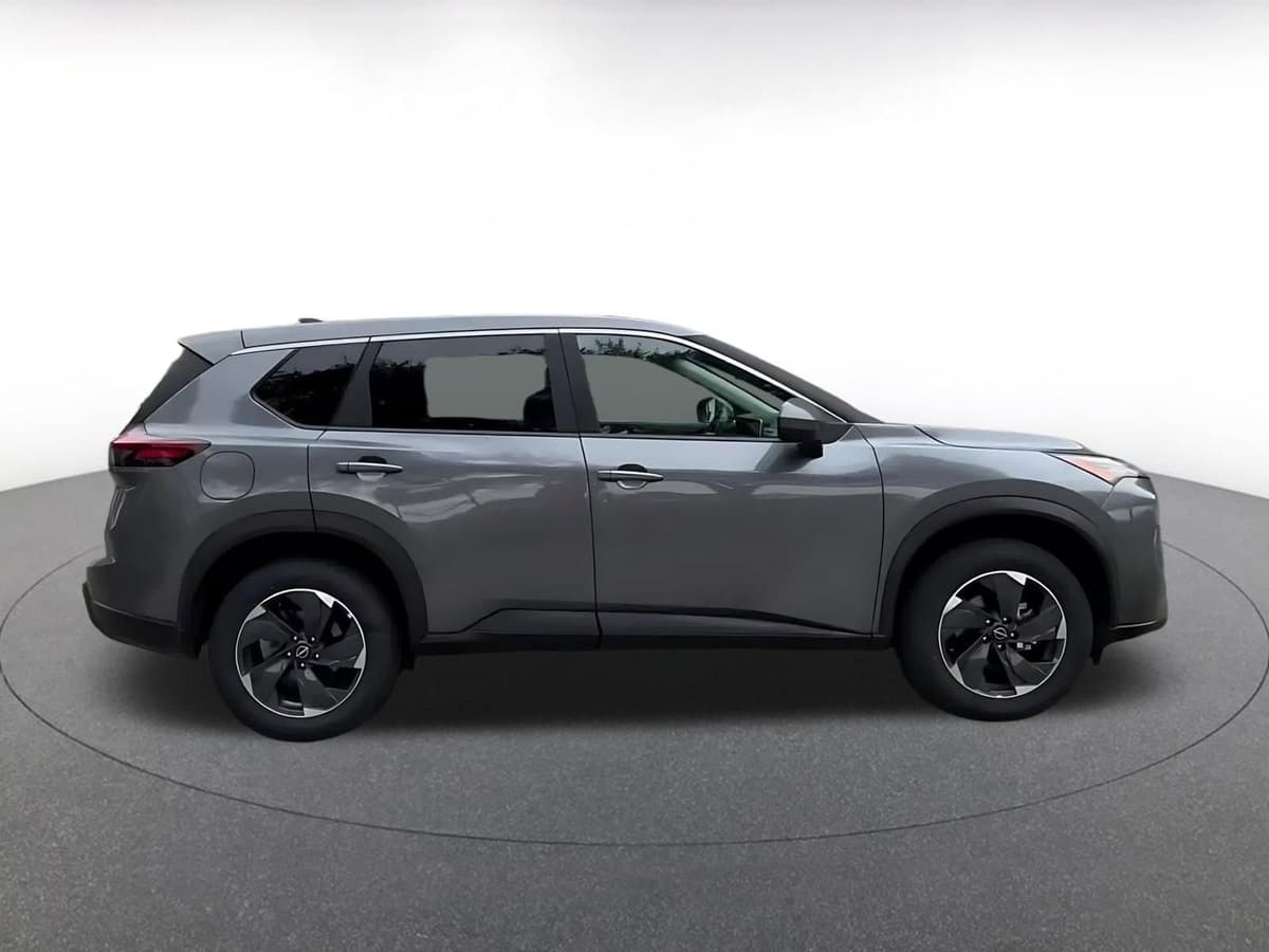 2025 Nissan Rogue - Image 16