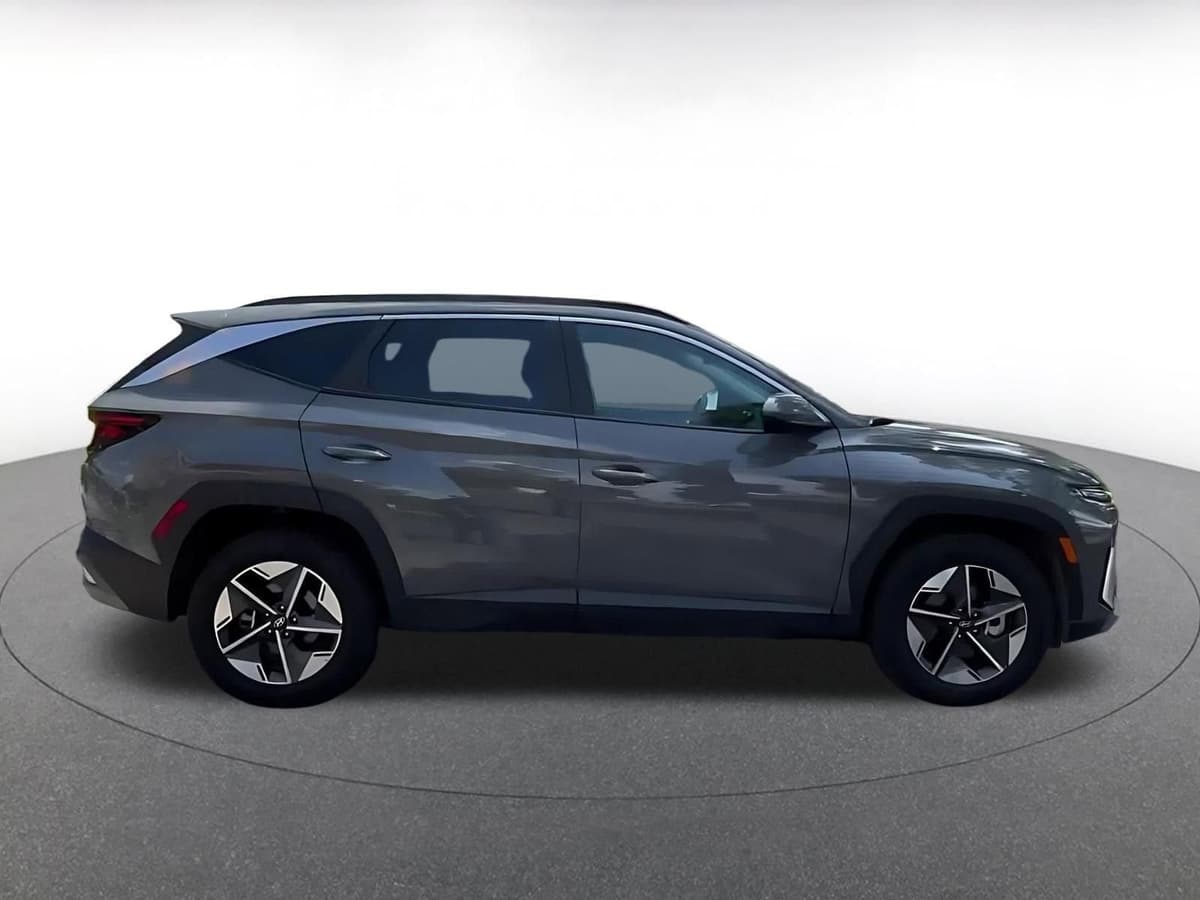2025 Hyundai Tucson - Image 16